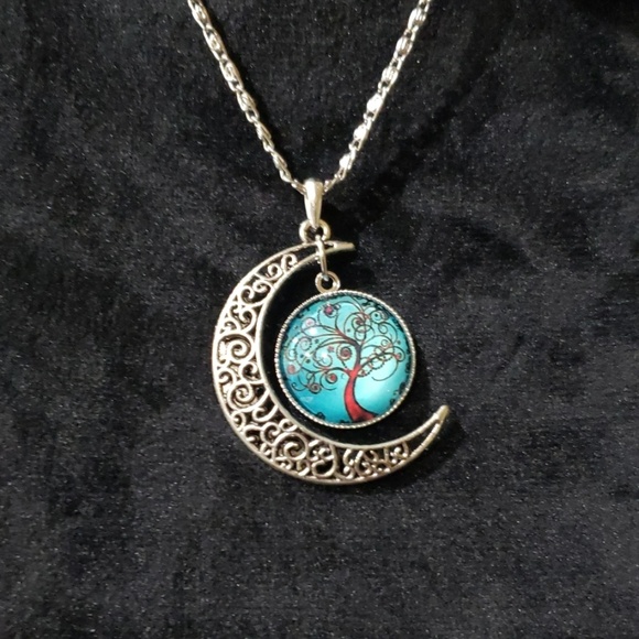 Crescent moon with Tree of life necklace - Picture 2 of 3